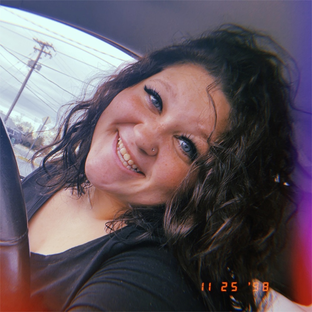 Meet your Posher, Alexis